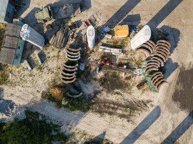 Hava aracı görüntüsü. Kyiv 'deki köprü inşaatı.