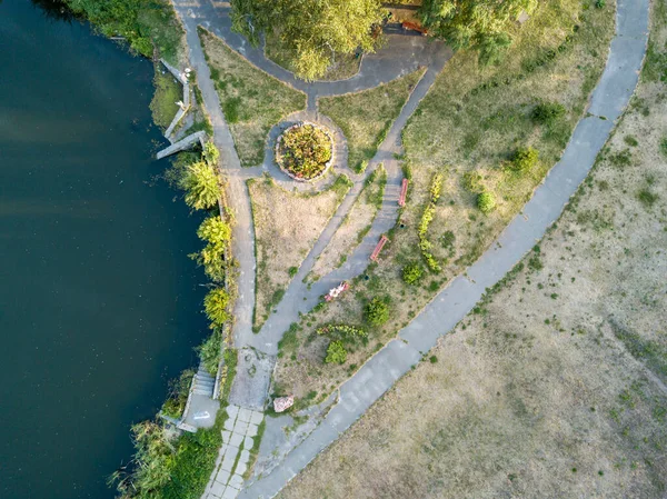 Letecký Výhled Pěší Stezky Blízkosti Jezera Městském Parku Kyjev — Stock fotografie