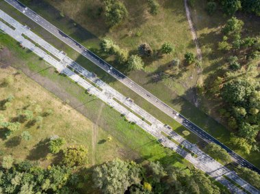 Hava aracı görüntüsü. Parkta döngü yolu.