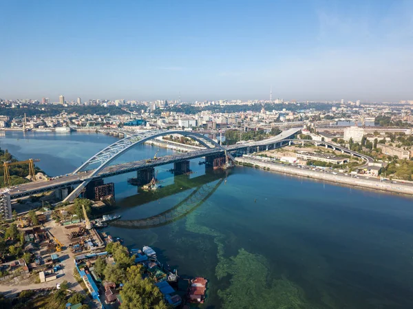 Widok Lotu Ptaka Budowa Mostu Kablowego Przez Dniepr Kijowie — Zdjęcie stockowe
