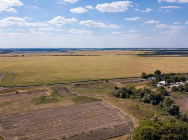 Hava aracı görüntüsü. Ukrayna 'daki tarım alanları.