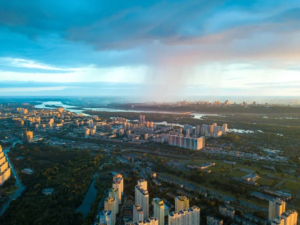 Flygdrönare Regn Över Kiev Stad — Stockfoto