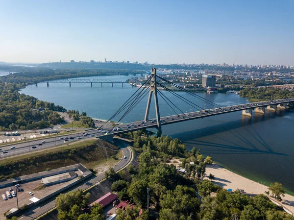 Kiev Deki Dinyeper Nehri Üzerindeki Kuzey Köprüsü Hava Aracı Görünümü — Stok fotoğraf