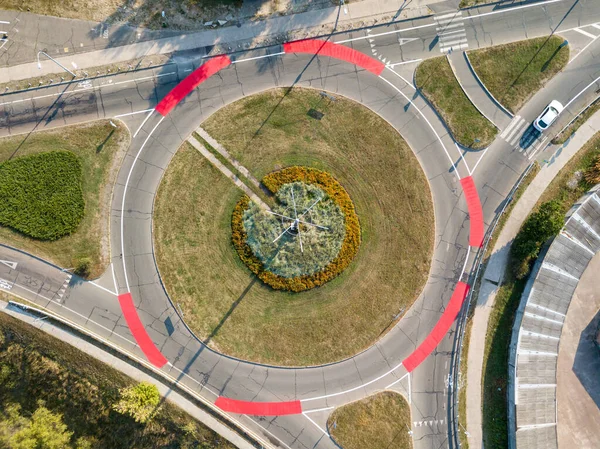 Luchtdrone Zicht Rond Met Rode Fietsmarkeringen — Stockfoto