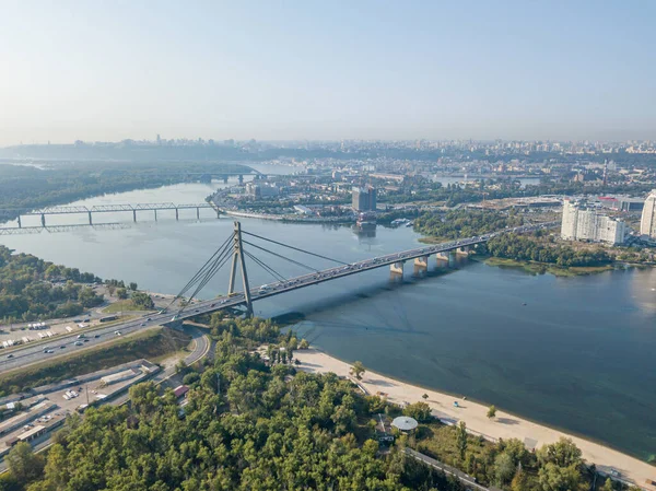 Kiev Deki Dinyeper Nehri Üzerindeki Kuzey Köprüsü Hava Aracı Görünümü — Stok fotoğraf