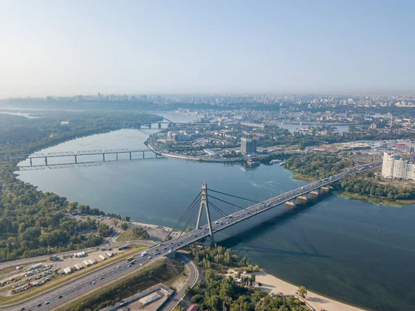 Kiev Deki Dinyeper Nehri Üzerindeki Kuzey Köprüsü Hava Aracı Görünümü — Stok fotoğraf