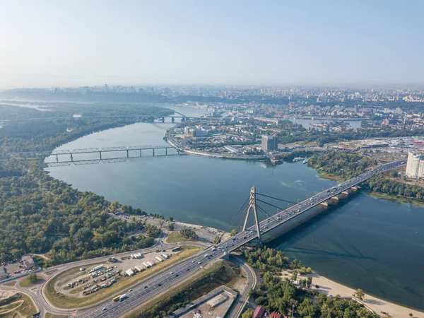 Kiev Deki Dinyeper Nehri Üzerindeki Kuzey Köprüsü Hava Aracı Görünümü — Stok fotoğraf