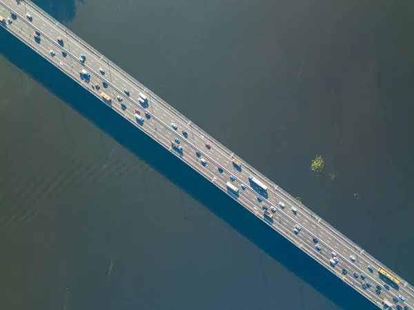 Samochodowy Most Północny Kijowie Bezpośrednio Góry Dron Powietrzny Strzał Góry — Zdjęcie stockowe