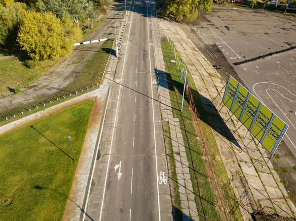 Vista Aérea Del Dron Carretera Con Marcas Para Ciclistas — Foto de Stock