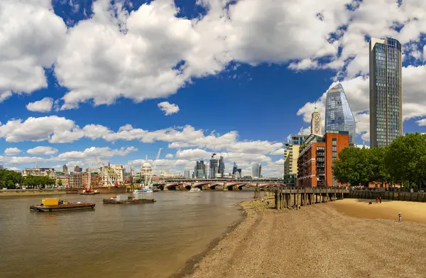 Low Tide River Thames Month Long Drought Reveals Beach View — Stock Photo, Image