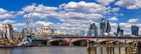 Low Tide River Thames Month Long Drought Reveals Beach View — Stock Photo, Image