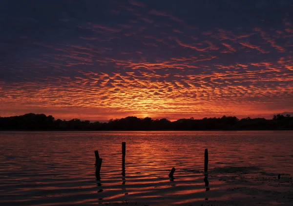 Colores Profundos Naranja Rojo Los Cielos Sobre Holes Bay Poole — Foto de Stock