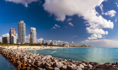 Miami Beach panoraması - güneş, kum ve deniz
