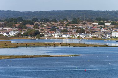 Dorset Hengistbury Head ve Christchurch Limanı manzarası