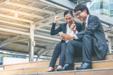 Bir cep telefonu arıyorum city adlı çalışma iş takım