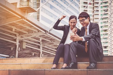 Bir cep telefonu arıyorum city adlı çalışma iş takım