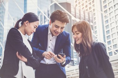 Bir cep telefonu arıyorum city adlı çalışma iş takım