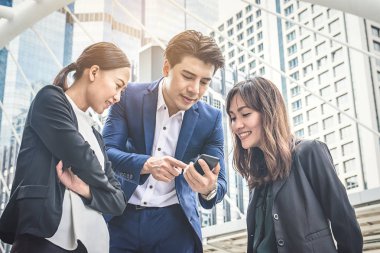 Bir cep telefonu arıyorum city adlı çalışma iş takım