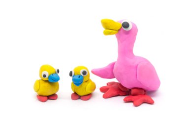 Oyun hamuru mather ve oğlu beyaz arka plan üzerinde ördek