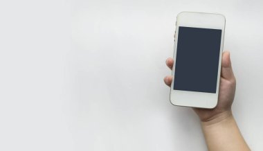 çocuk elini tut cep telefonu beyaz arka plan üzerinde