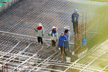 Bangkok Tayland -10 Temmuz 2018: İşçiler şehir merkezinde çalışıyor