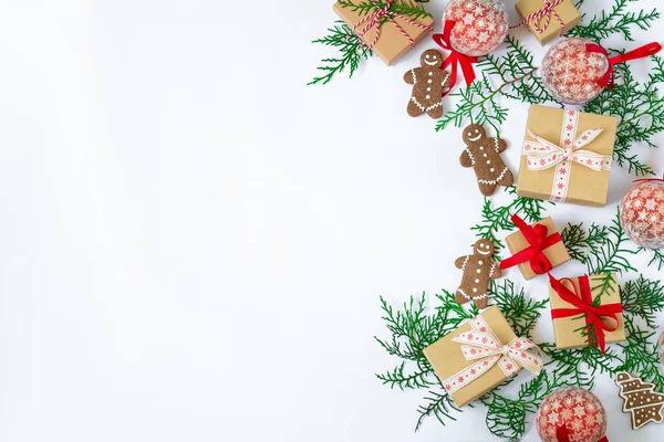 Latar Belakang Liburan Natal Dengan Kotak Hadiah Roti Jahe Cabang — Stok Foto