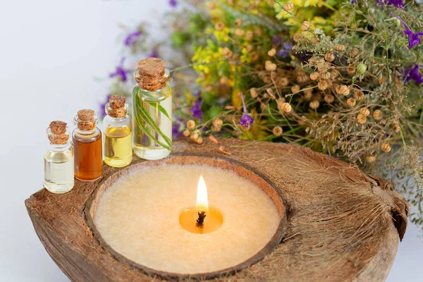 Spa Set Met Plantaardige Etherische Oliën Brandende Kaars Gezonde Wilde — Stockfoto