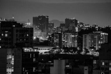 Niteri 'deki Çağdaş Sanat Müzesi ünlü Brezilyalı mimar Oscar Niemeyer tarafından tasarlanmıştır. Son 50 yılın en etkili 10 mimari çalışmasından biri seçildi..