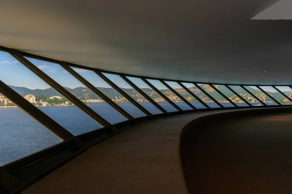 Muzeum Současného Umění Niteroi Bylo Navrženo Renomovaným Brazilským Architektem Oscarem — Stock fotografie