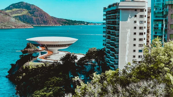 Muzeum Současného Umění Niteroi Bylo Navrženo Renomovaným Brazilským Architektem Oscarem — Stock fotografie