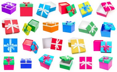 Beyaz arka plan üzerinde izole hediye kutuları koleksiyonu. Hediyelik kutu ayarla, tatil sunar