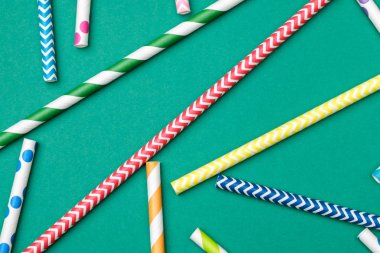 Parti için içme pipetlerinin kapatılması