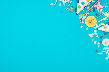 Renkli arka planda dekorasyon parti çerçevesi