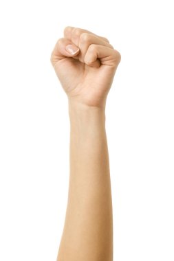 Yumruğunu sıkıca kavra. Dikey görüntü. Beyaz arka planda izole edilmiş Fransız manikürlü kadın eli. Dizinin bir parçası