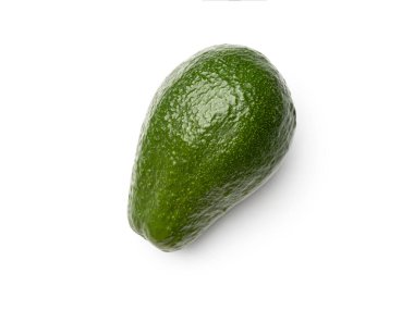 Beyaz arka planda yeşil avokado izole edilmiş. Üst görünüm