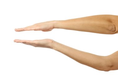 El ele tutuşmak ya da ölçmek. Beyaz arka planda izole edilmiş Fransız manikürlü kadın eli. Dizinin bir parçası