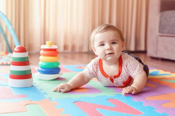 Portrait Cute Adorable Blond Caucasian Smiling Child Boy Blue Eyes — Stok Foto