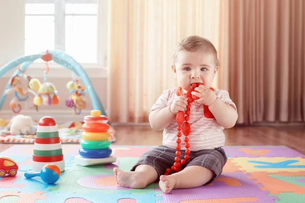 Ritratto Carino Adorabile Biondo Caucasico Sorridente Bambino Ragazzo Con Gli — Foto Stock