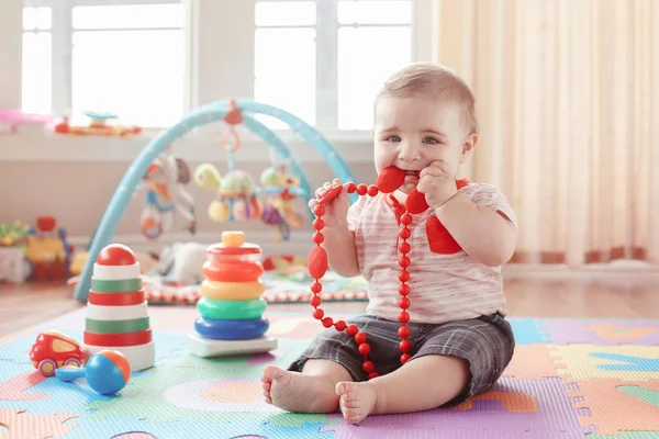 Potret Lucu Lucu Pirang Kaukasia Tersenyum Anak Laki Laki Dengan — Stok Foto