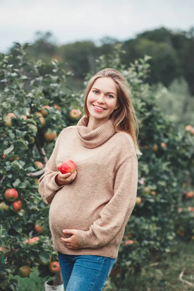 Glückliche Gesunde Schwangerschaft Porträt Einer Schwangeren Jungen Blonden Kaukasierin Auf — Stockfoto