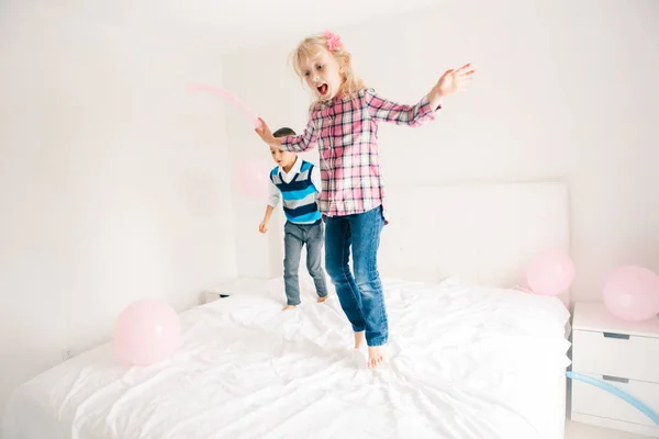 Two Caucasian Cute Adorable Funny Children Jumping Bed Bedroom Playing — Stock Photo, Image