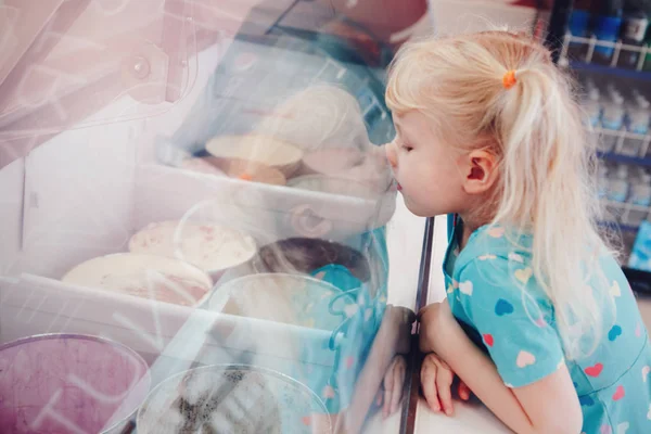 Caucasian Funny Blonde Child Girl Looking Ice Cream Shop Window — Stock Photo, Image