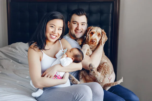 Smiling Chinese Asian Mother Caucasian Father Mixed Race Newborn Baby — Stok Foto