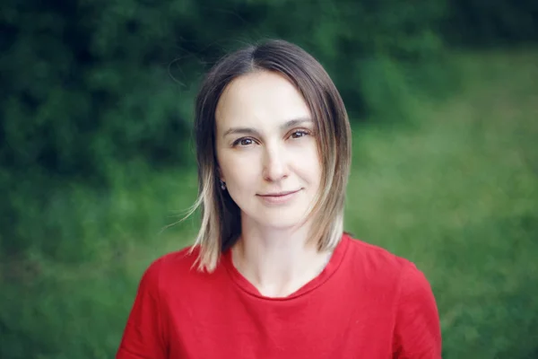 Portrait Kopfschuss Der Schönen Nachdenklichen Kaukasischen Frau Mittleren Alters Mit — Stockfoto