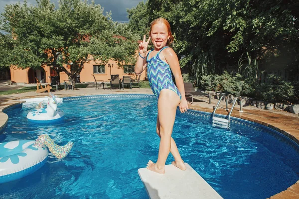 Cute Red Haired Girl Diving Pool Springboard Child Kid Enjoying — Stock Photo, Image