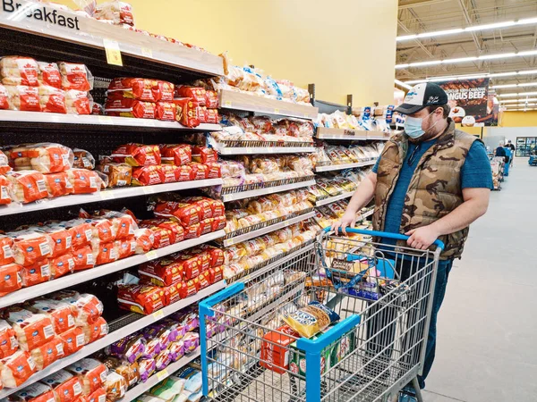 Toronto Ontario Canadá Mayo 2020 Hombre Cliente Compras Mascarillas Protectoras — Foto de Stock