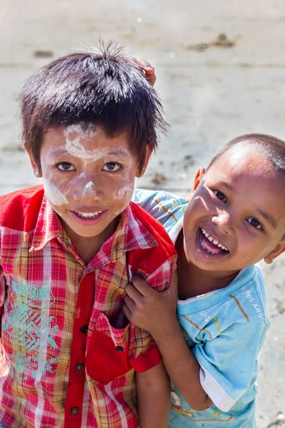 Ngapali Mianmar Dezembro 2014 Crianças Aldeia Thandwe Praia Ngapali Mianmar — Fotografia de Stock