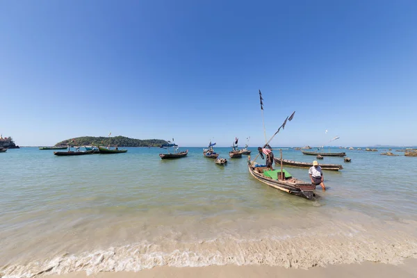 Ngapali Myanmar December 2014 Fishing Boats Thandwe Village Ngapali Beach — Stock Photo, Image