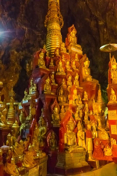 Pindaya Myanmar November 2014 Golden Statues Buddhas Pindaya Caves — Stock Photo, Image