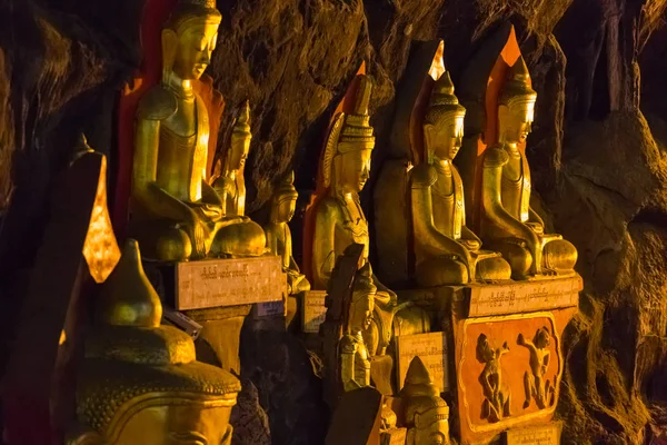 Pindaya Myanmar Novembre 2014 Statue Dorate Dei Buddha Nelle Grotte — Foto Stock